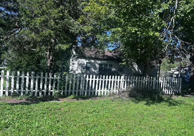 Photo 1 of Single family home for sale at 208 S Elm St, Loda, IL 60948 | MLS# 12768095 | Listing updated on 2026-10-06