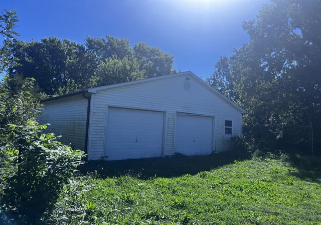 Photo 4 of Single family home for sale at 208 S Elm St, Loda, IL 60948 | MLS# 12768095 | Listing updated on 2026-10-06