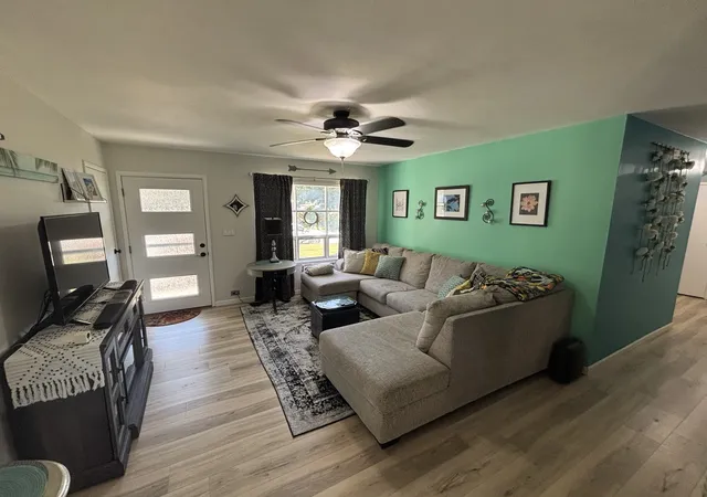 Photo 3 of Single family home for sale at 2811 E Bluff Ct, Quincy, IL 62305 | MLS# 12768104 | Listing updated on 2026-09-24