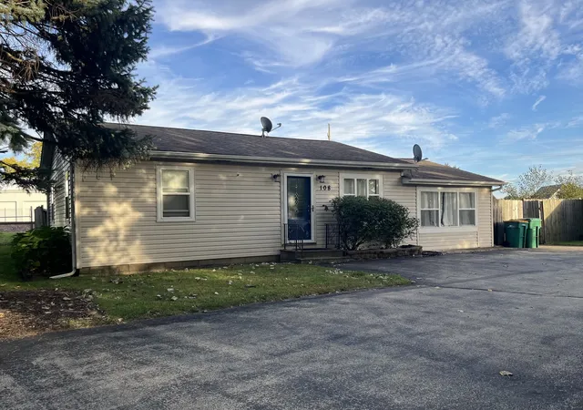 Photo 1 of Single family home for sale at 108 E Morris St, Elwood, IL 60421 | MLS# 12768105 | Listing updated on 2026-10-02