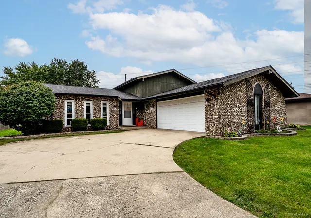 Photo 1 of Single family home for sale at 2407 Durness Ct, Crest Hill, IL 60403 | MLS# 12768107 | Listing updated on 2026-10-03