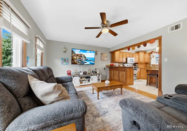 Photo 2 of Single family home for sale at 2407 Durness Ct, Crest Hill, IL 60403 | MLS# 12768107 | Listing updated on 2026-10-03