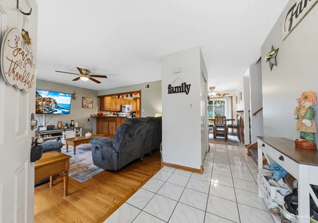 Photo 3 of Single family home for sale at 2407 Durness Ct, Crest Hill, IL 60403 | MLS# 12768107 | Listing updated on 2026-10-03