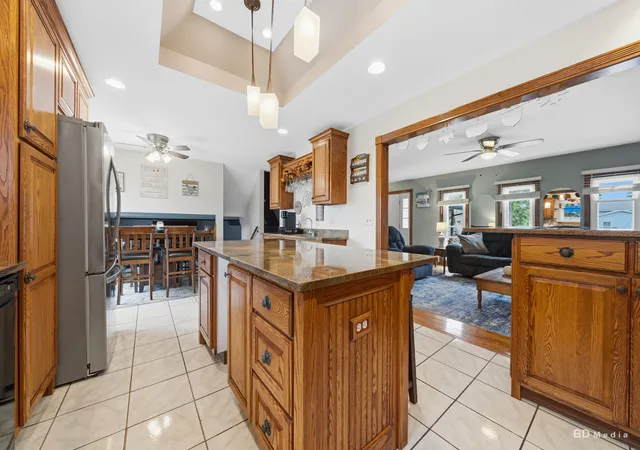 Photo 4 of Single family home for sale at 2407 Durness Ct, Crest Hill, IL 60403 | MLS# 12768107 | Listing updated on 2026-10-03