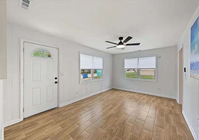 Photo 3 of Single family home for sale at 1802 Innercircle Dr, Crest Hill, IL 60403 | MLS# 12768108 | Listing updated on 2026-09-24