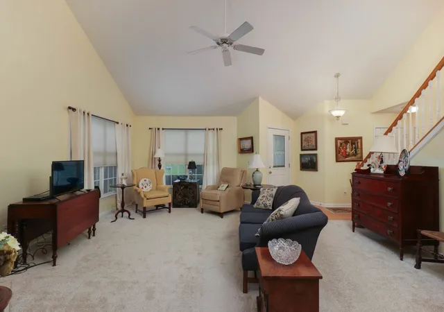 Listing Photo 5 - Condo for sale in building located at 2 Lone Oak Ct, Bloomington, IL 61705
