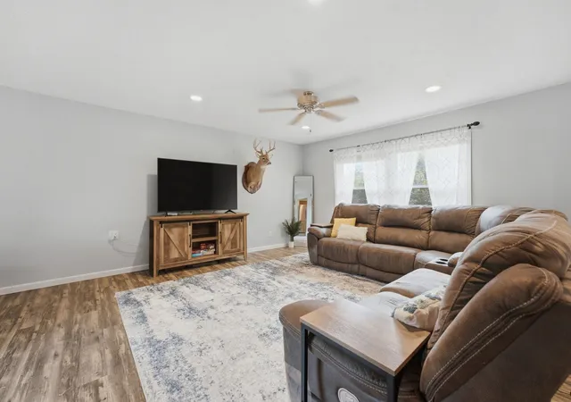 Photo 2 of Single family home for sale at 8910 33rd Street, Rock Island, IL 61201 | MLS# 12768126 | Listing updated on 2026-09-24