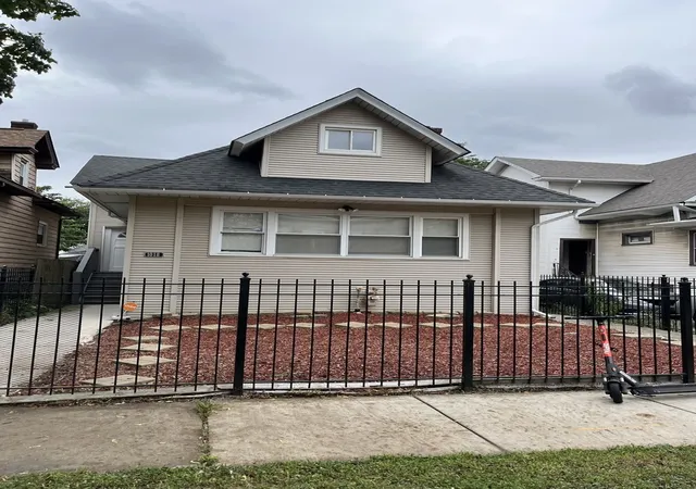 Single family home for sale at 1018 N Latrobe St, Chicago, IL 60651 | MLS# 12768140 | Listing updated on 2026-09-24
