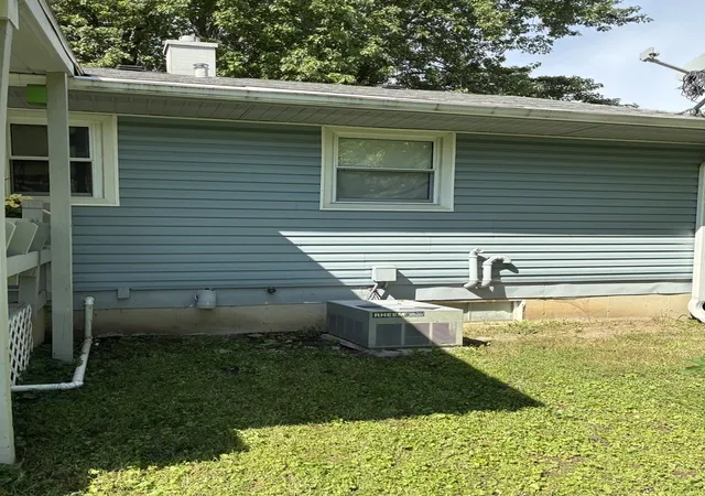 Photo 4 of Single family home for sale at 2315 Gilead Ave, Zion, IL 60099 | MLS# 12768142 | Listing updated on 2026-09-24