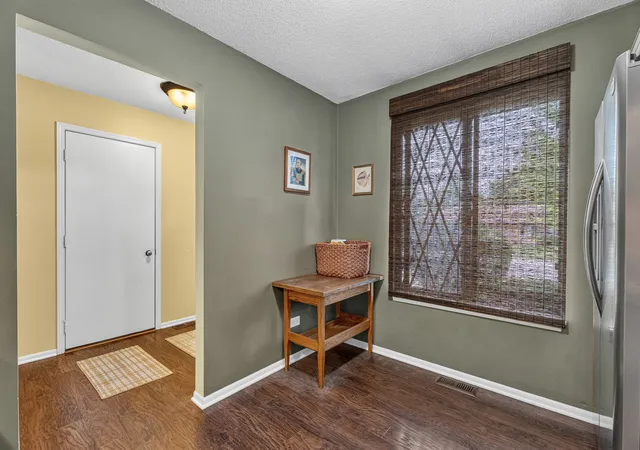 Listing Photo 5 - Condo for sale in building located at 818 Shagbark Rd, New Lenox, IL 60451 - Unit #0
