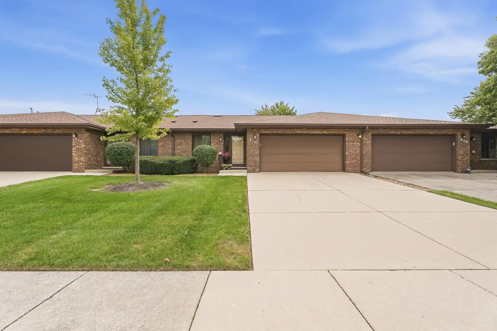 Listing Photo 29 - Condo for sale in 818 Shagbark Rd located at 818 Shagbark Rd, New Lenox, IL 60451 - Unit 818 Shagbark Rd