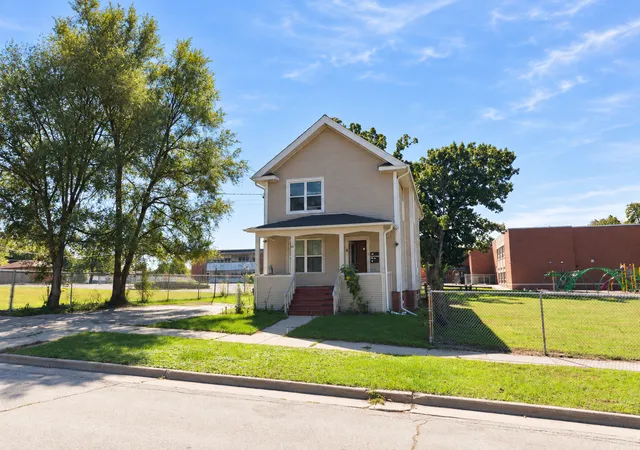 Photo 3 of Multi family home for sale at 525 South Ave, Waukegan, IL 60085 | MLS# 12768148 | Listing updated on 2026-09-30