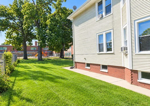 Listing Photo 4 - Condo for sale in building located at 525 S Ave, Waukegan, IL 60085