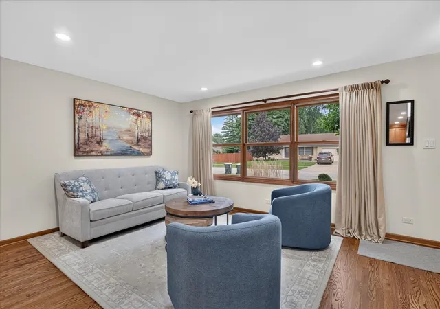 Photo 3 of Single family home for sale at 121 W Suffield Dr, Arlington Heights, IL 60004 | MLS# 12768152 | Listing updated on 2026-09-24