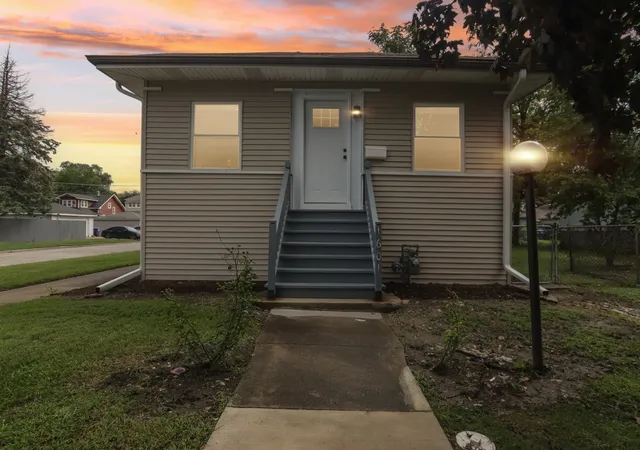 Photo 2 of Single family home for sale at 1601 S 20th Avenue, Maywood, IL 60153 | MLS# 12768155 | Listing updated on 2026-09-29