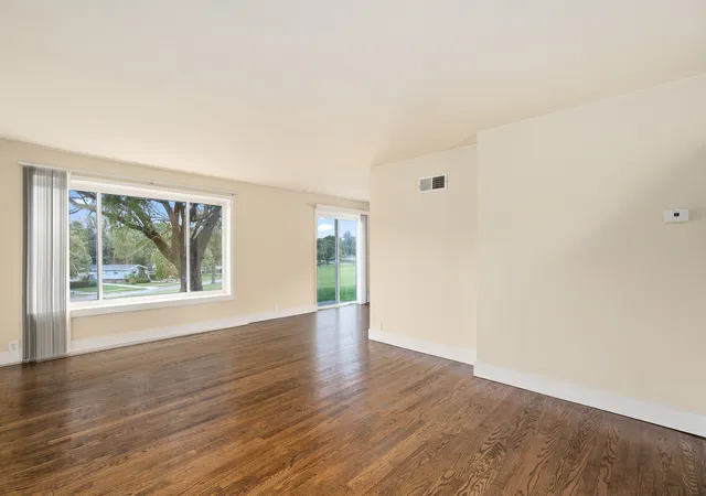 Photo 3 of Townhouse for sale at 33 Michael Rd, Park Forest, IL 60466 | MLS# 12768156 | Listing updated on 2026-10-23