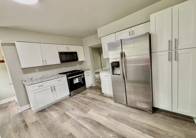 Photo 4 of Single family home for sale at 817 Chicago St, Belvidere, IL 61008 | MLS# 12768157 | Listing updated on 2026-10-02