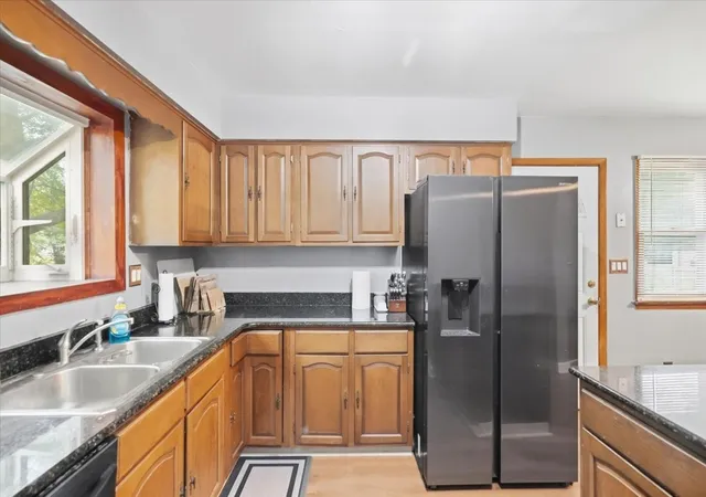 Photo 4 of Single family home for sale at 1807 Elmwood Dr, Lindenhurst, IL 60046 | MLS# 12768160 | Listing updated on 2026-09-25