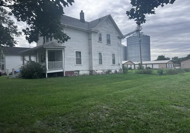 Photo 1 of Single family home for sale at 206 N Grant St, Milford, IL 60953 | MLS# 12768164 | Listing updated on 2026-10-01