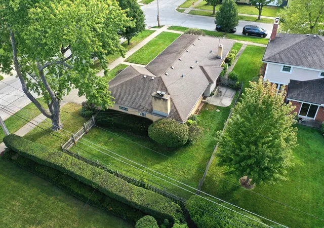 Photo 2 of Single family home for sale at 1105 W Grove St, Arlington Heights, IL 60005 | MLS# 12768172 | Listing updated on 2026-10-02