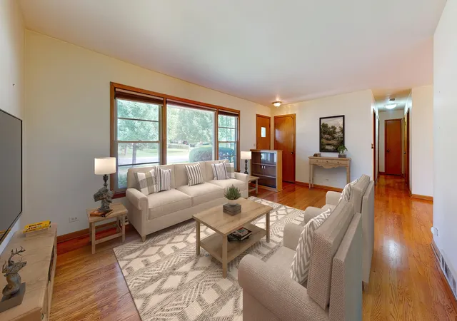 Photo 3 of Single family home for sale at 1105 W Grove St, Arlington Heights, IL 60005 | MLS# 12768172 | Listing updated on 2026-10-02