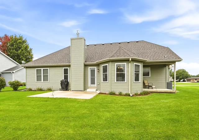 Photo 2 of Single family home for sale at 1213 Kramer Ln, Sandwich, IL 60548 | MLS# 12768177 | Listing updated on 2026-10-01
