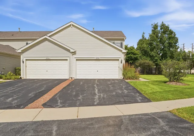 Townhouse for sale at 530 W Kristina Ln, Round Lake, IL 60073 | MLS# 12768183