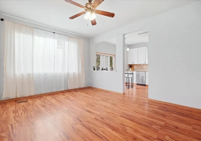 Photo 3 of Townhouse for sale at 530 W Kristina Ln, Round Lake, IL 60073 | MLS# 12768183 | Listing updated on 2026-09-30