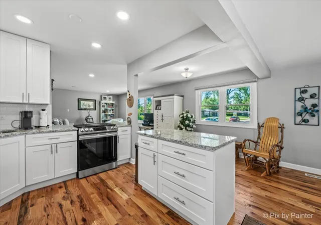 Photo 3 of Single family home for sale at 495 Glendale Ln, Hoffman Estates, IL 60169 | MLS# 12768196 | Listing updated on 2026-09-24