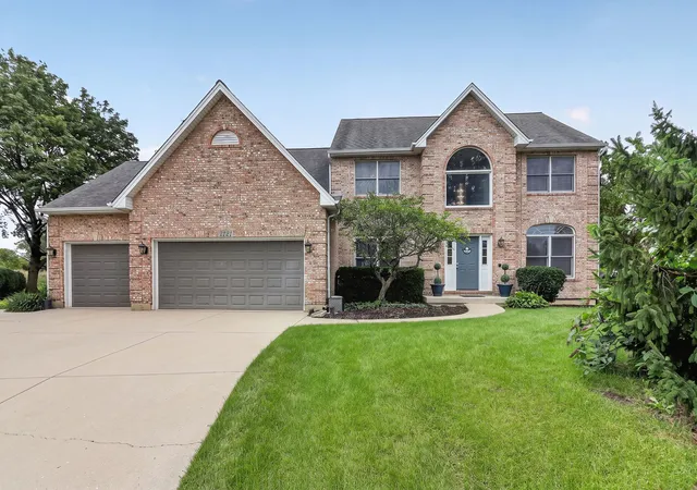 Photo 1 of Single family home for sale at 2121 Burnham Ct, Algonquin, IL 60102 | MLS# 12768222 | Listing updated on 2026-09-30
