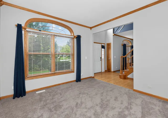 Photo 3 of Single family home for sale at 2121 Burnham Ct, Algonquin, IL 60102 | MLS# 12768222 | Listing updated on 2026-09-30