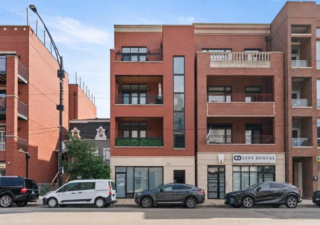 Photo 1 of Condo for sale at 2507 N Halsted St #4, Chicago, IL 60614 | MLS# 12768273 | Listing updated on 2026-09-24