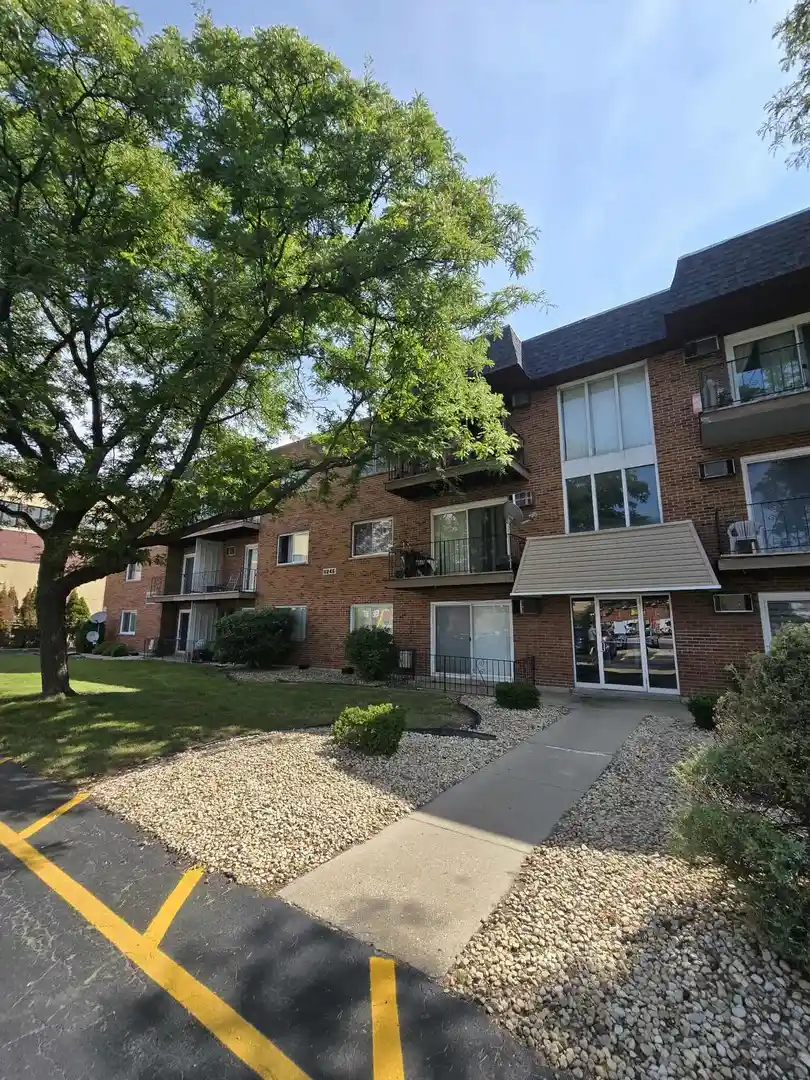 Listing Photo 2 - Condo for sale in 11245 S Harlem Ave located at 11245 S Harlem Ave, Worth, IL 60482 - Unit #B1