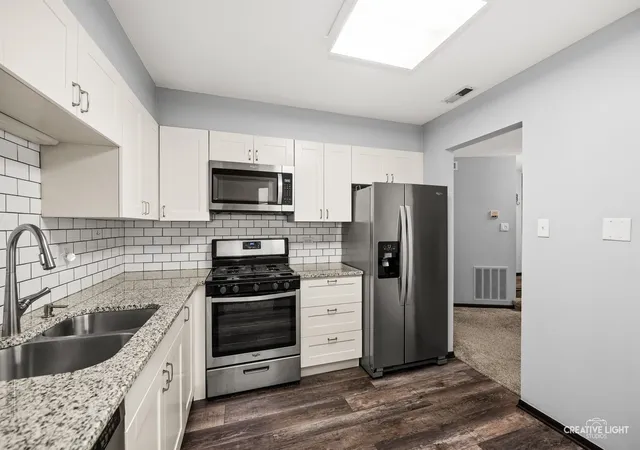 Photo 4 of Condo for sale at 835 Farnham Ln #D, Wheaton, IL 60189 | MLS# 12768279 | Listing updated on 2026-09-24