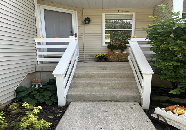 Photo 2 of Townhouse for sale at 1015 Briden Dr, Marengo, IL 60152 | MLS# 12768280 | Listing updated on 2026-09-30