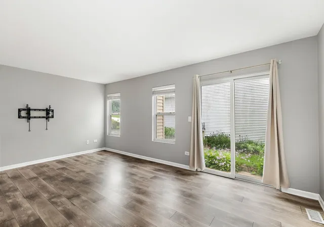 Photo 4 of Townhouse for sale at 1015 Briden Dr, Marengo, IL 60152 | MLS# 12768280 | Listing updated on 2026-09-30
