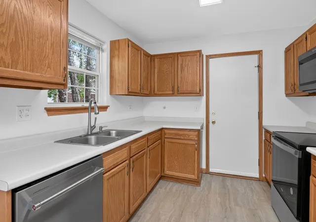 Photo 4 of Townhouse for sale at 13328 Red Cedar Ln, Plainfield, IL 60544 | MLS# 12768288 | Listing updated on 2026-10-07