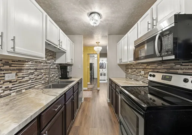 Photo 3 of Condo for sale at 420 S Home Ave #109N, Oak Park, IL 60302 | MLS# 12768293 | Listing updated on 2026-09-30