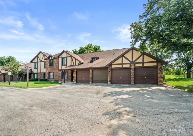 Photo 2 of Condo for sale at 1623 Salisbury Ct #C, Wheaton, IL 60187 | MLS# 12768295 | Listing updated on 2026-09-26