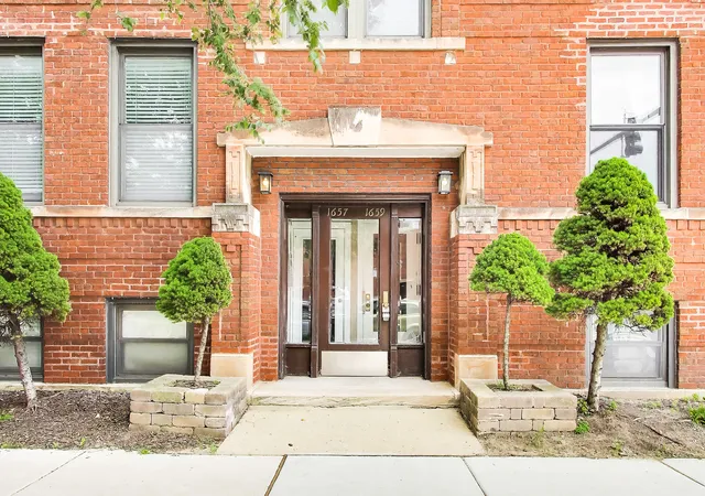 Photo 1 of Condo for sale at 1659 W Addison St #1, Chicago, IL 60613 | MLS# 12768300 | Listing updated on 2026-09-24