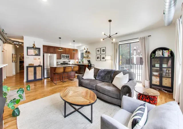 Photo 3 of Condo for sale at 1659 W Addison St #1, Chicago, IL 60613 | MLS# 12768300 | Listing updated on 2026-09-24