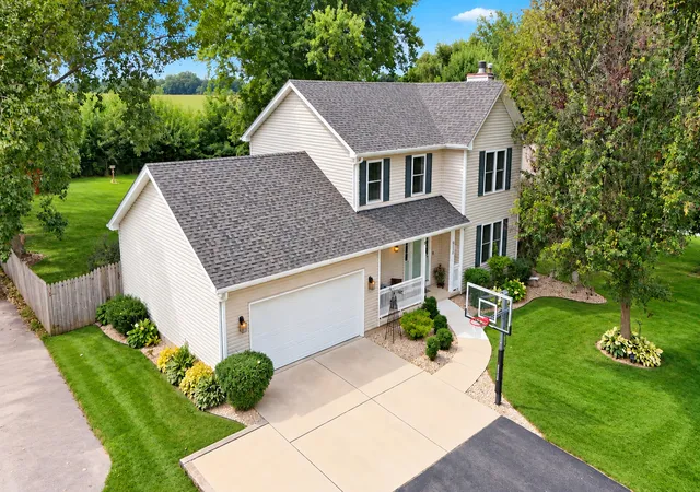 Single family home for sale at 938 Suzy St, Lake Holiday, IL 60548 | MLS# 12768302