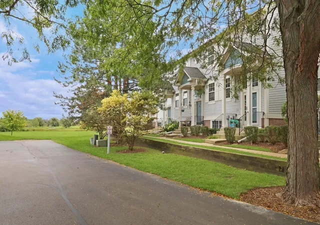 Photo 2 of Townhouse for sale at 2595 N Augusta Dr, Wadsworth, IL 60083 | MLS# 12768310 | Listing updated on 2026-10-04