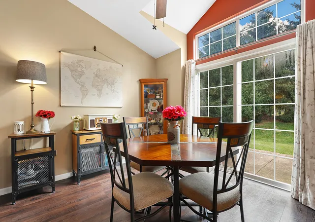 Listing Photo 4 - Condo for sale in building located at 2803 Rutland Cir, Naperville, IL 60564 - Unit #102