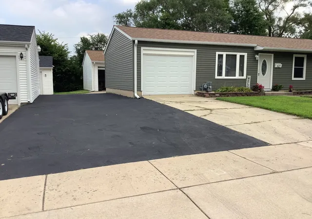 Photo 2 of Single family home for sale at 427 Kenyon Ave, Romeoville, IL 60446 | MLS# 12768321 | Listing updated on 2026-10-04