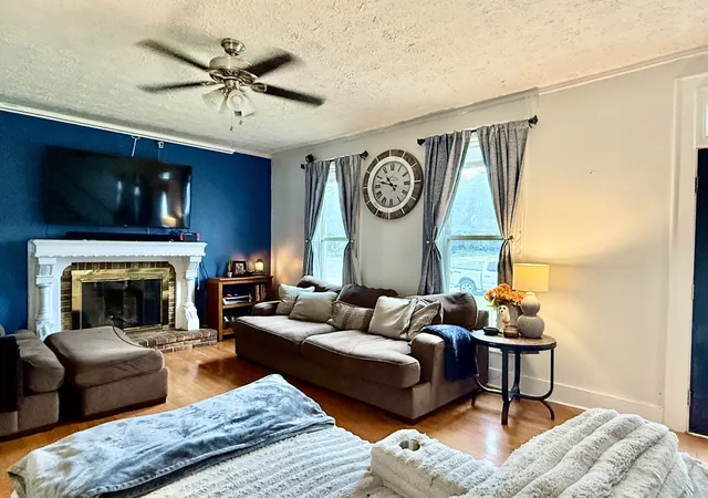 Photo 3 of Single family home for sale at 621 Metropolis St, Metropolis, IL 62960 | MLS# 12768322 | Listing updated on 2026-09-30