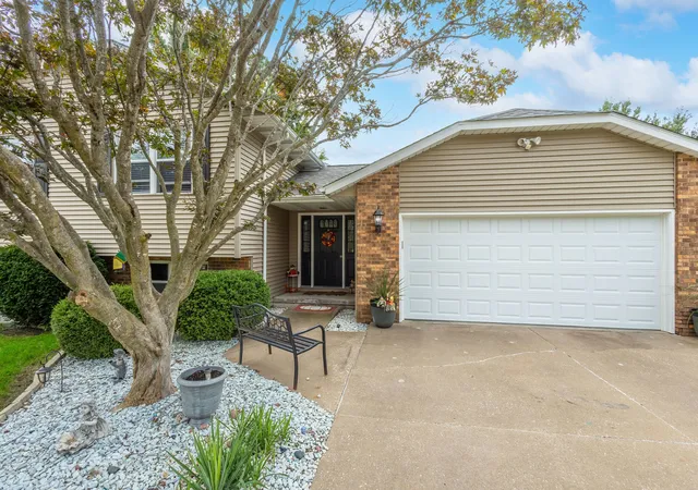 Photo 3 of Single family home for sale at 506 47th Avenue, East Moline, IL 61244 | MLS# 12768324 | Listing updated on 2026-10-06