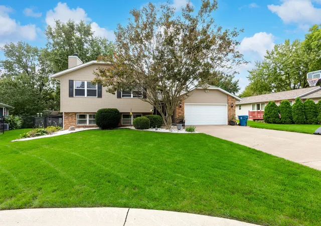 Photo 1 of Single family home for sale at 506 47th Avenue, East Moline, IL 61244 | MLS# 12768324 | Listing updated on 2026-10-06