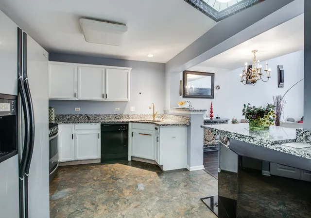 Photo 4 of Townhouse for sale at 3290 Cool Springs Ct, Naperville, IL 60564 | MLS# 12768328 | Listing updated on 2026-10-02