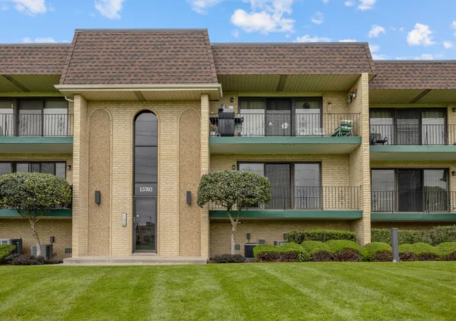 Photo 2 of Condo for sale at 15703 S Sunset Ridge Ct #1N, Orland Park, IL 60462 | MLS# 12768339 | Listing updated on 2026-10-28